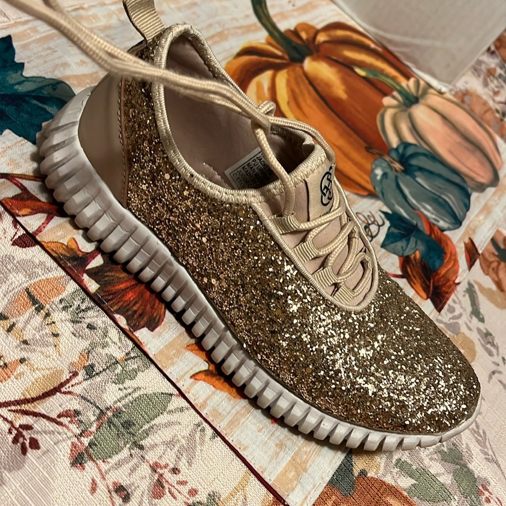 Woman shoes